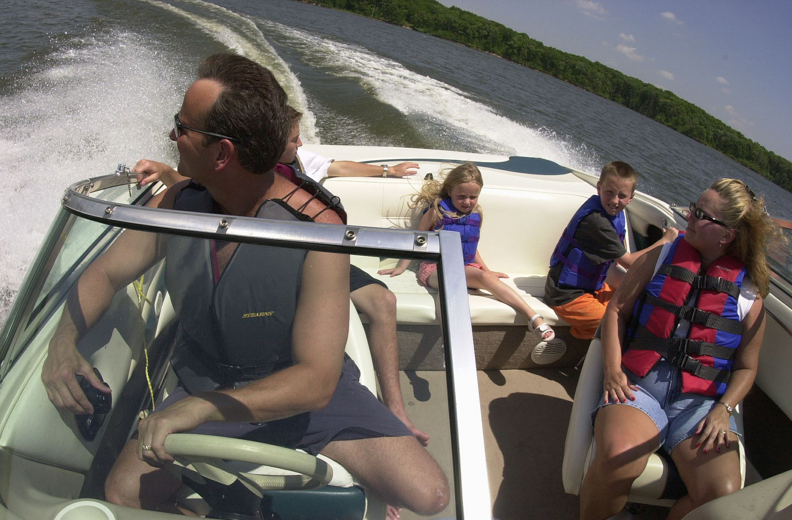 Download the Top Apps for Safer Boating and stay well this summer