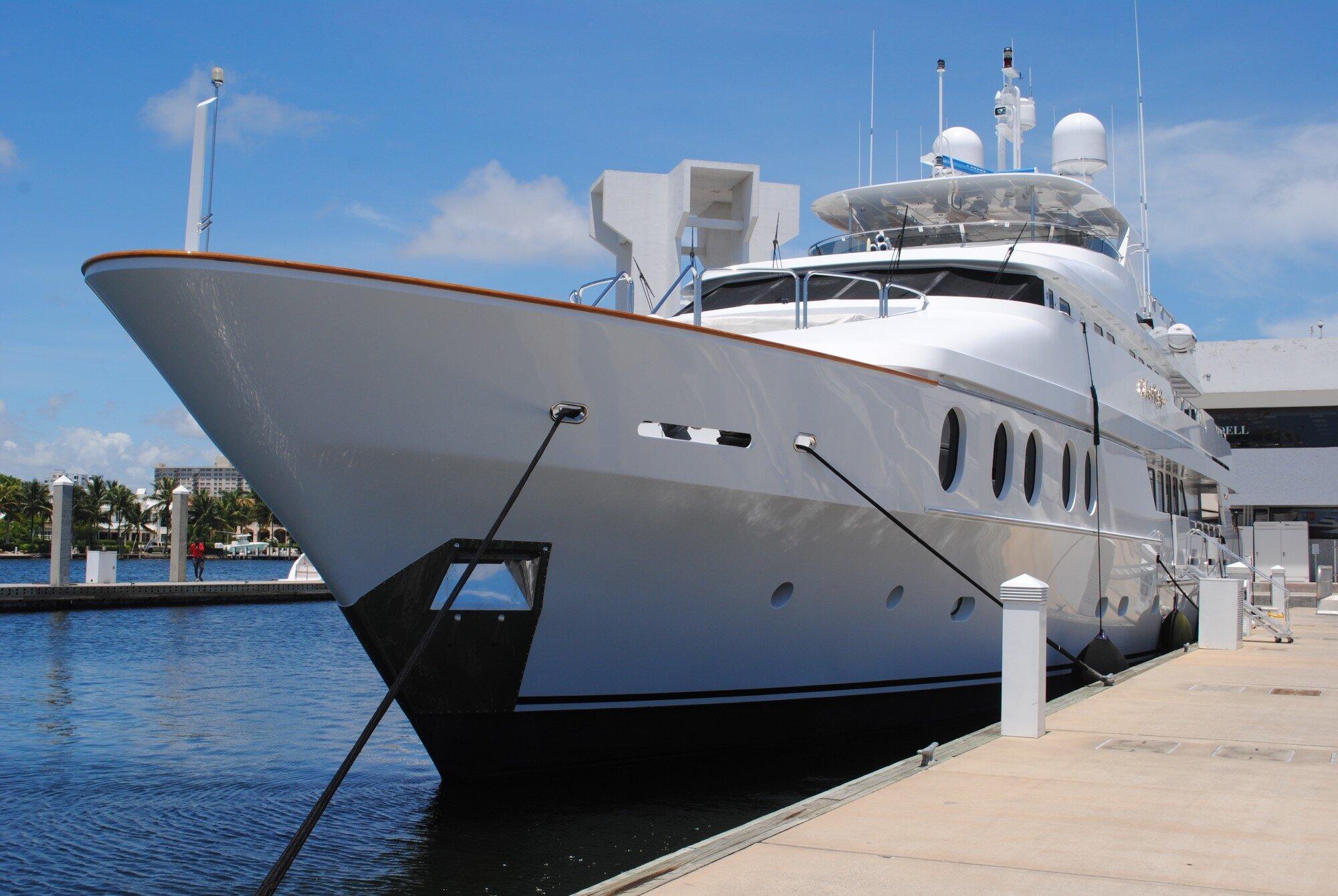 Private Yacht 